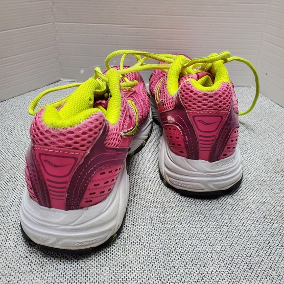 Saucony Women’s Hot Pink with Neon Yellow Athletic Running Shoes 9.5 - Picture 8 of 13